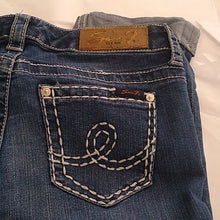 Load image into Gallery viewer, Seven 7 Denim Jean Capris, Size 4