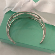 Load image into Gallery viewer, Alpaca Silver + Abalone Floral Child&#39;s Bracelet Mexico
