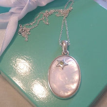 Load image into Gallery viewer, 925 Mother-of-pearl Pendant with Peridot CZ Star 18" Chain Necklace