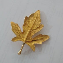 Load image into Gallery viewer, Vintage BSK Goldstone Metal Leaf Brooch