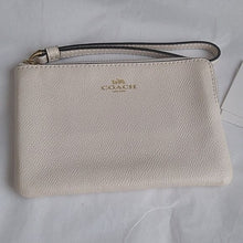 Load image into Gallery viewer, Coach F15154 Corner Zip Wristlet in Glitter Crossgrain Leather IM/Chalk