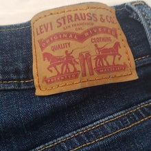 Load image into Gallery viewer, Levi's Mid- Length Stretch Denim Shorts, Size 27