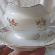 Load image into Gallery viewer, Noritake Phyllis Gravy Boat w/attached Liner plate
