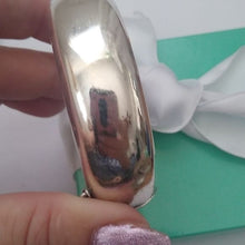 Load image into Gallery viewer, Vintage English STERLING Birmingham 1922 Hallmarked Etched Bangle Bracelet, 26 g