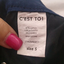 Load image into Gallery viewer, C'est Toi Navy Blue stretch Denim Shorts, Size Small