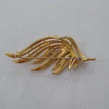 Load image into Gallery viewer, Vintage BSK Goldstone Metal Leaf Brooch