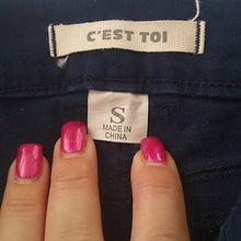 Load image into Gallery viewer, C'est Toi Navy Blue stretch Denim Shorts, Size Small