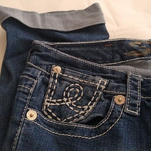 Load image into Gallery viewer, Seven 7 Denim Jean Capris, Size 4