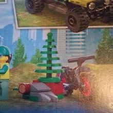 Load image into Gallery viewer, Lego 40582 4x4 Off-Road Ambulance Rescue Building Set