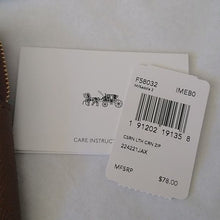 Load image into Gallery viewer, Coach F58032 Crossgrain Leather Corner Zip Wristlet, IM/Saddle 2