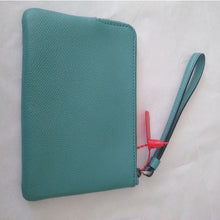 Load image into Gallery viewer, Coach F58032 Crossgrain Leather Corner Zip Wristlet, QB/Blue Green