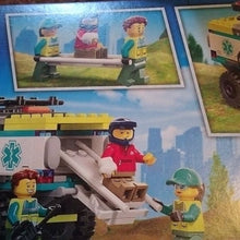 Load image into Gallery viewer, Lego 40582 4x4 Off-Road Ambulance Rescue Building Set