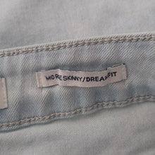 Load image into Gallery viewer, YMI Dream Fit Mid-Rise Skinny Stretch Jeans, size 5