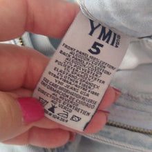 Load image into Gallery viewer, YMI Dream Fit Mid-Rise Skinny Stretch Jeans, size 5