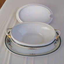 Load image into Gallery viewer, 1920s Morimura Noritake China CALAIS Covered Gravy Boat w/ Attached Plate