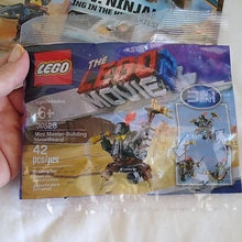 Load image into Gallery viewer, 5 Lego Club Magazines + 3 mini sets
