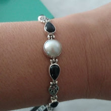 Load image into Gallery viewer, Samuel B. BJC Benham Sterling Silver Bracelet with Mabe Pearl and Onyx