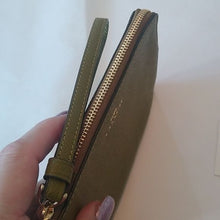 Load image into Gallery viewer, Coach 58032 Corner Zip Wristlet, IM/Citron