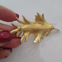 Load image into Gallery viewer, Vintage BSK Goldstone Metal Leaf Brooch