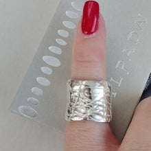 Load image into Gallery viewer, Silpada Sterling Silver Desert Wishes Wide Statement Ring, size 5