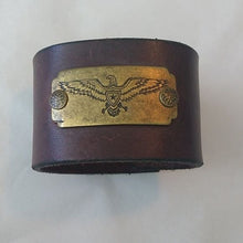 Load image into Gallery viewer, Tandy Leather Bracelet w/ Eagle plaque design, 8"