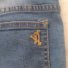 Load image into Gallery viewer, VIP Jeans Denim Stretch Shorts, Size 3