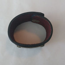 Load image into Gallery viewer, Tandy Leather Bracelet w/ Eagle plaque design, 8"