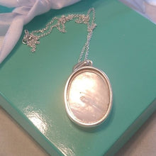 Load image into Gallery viewer, 925 Mother-of-pearl Pendant with Peridot CZ Star 18" Chain Necklace