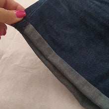Load image into Gallery viewer, Levi's Mid- Length Stretch Denim Shorts, Size 27