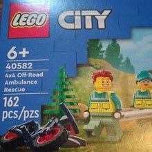 Load image into Gallery viewer, Lego 40582 4x4 Off-Road Ambulance Rescue Building Set