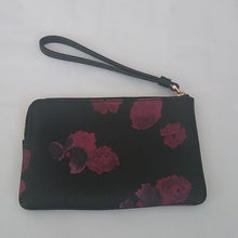 Load image into Gallery viewer, Coach Halftone Floral Wristlet, IM/Black Wine