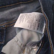 Load image into Gallery viewer, Levi's Mid- Length Stretch Denim Shorts, Size 27