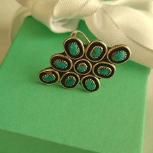 Load image into Gallery viewer, Zuni Turquoise Snake Eye Cluster Ring, Size 5
