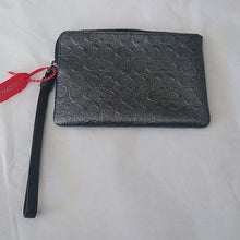 Load image into Gallery viewer, Coach F39168 Signature Glitter Patent Leather Corner Zip Wristlet, QB/Charcoal