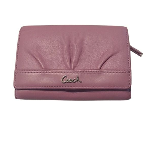 Coach Soho with Tea Roses in Smooth Beechwood Leather Colorblock - Cro –  Essex Fashion House