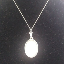 Load image into Gallery viewer, 925 Mother-of-pearl Pendant with Peridot CZ Star 18" Chain Necklace