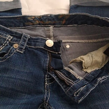 Load image into Gallery viewer, Seven 7 Denim Jean Capris, Size 4
