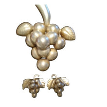 Load image into Gallery viewer, Vintage 1940s Sterling Silver Grape Bunch Brooch and Screw back earrings Set