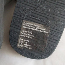 Load image into Gallery viewer, O'Neill BOYS Phluff Daddy Gray Flip Flop, Size 2/3 Sandals