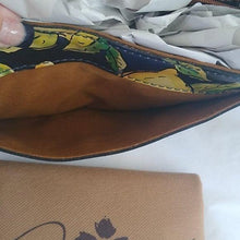 Load image into Gallery viewer, Patricia Nash Positano Limon Print Lanza Crossbody