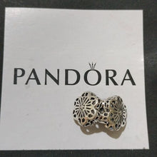 Load image into Gallery viewer, Pandora Retired Sterling Silver Floral Daisy Lace Flower Clip - 791836
