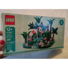 Load image into Gallery viewer, LEGO 40782 Tropical Rainforest Diorama GWP 299 Pcs Brand New Sealed - In Hand-
