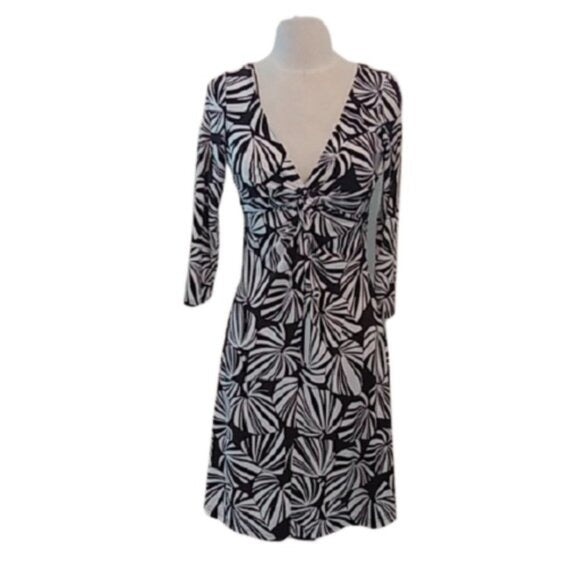 London Times Chocolate Brown +White Palm Pattern Dress Deep Plunge, Size 6