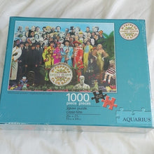 Load image into Gallery viewer, Aquarius Sgt. Peppers Lonely Hearts Club Band Jigsaw Puzzle, 1000 pieces
