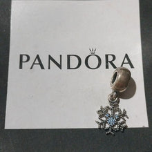 Load image into Gallery viewer, Pandora Ster Silver Mickey&#39;s Sparkling Snowflake Winter Disney Dangle 791467cfl
