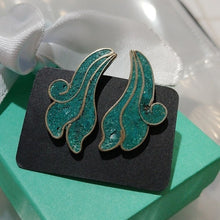 Load image into Gallery viewer, Vintage Sterling Silver Crushed Turquoise Swirl Fan Earrings w/Screwback closure
