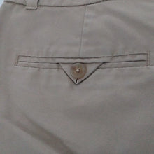 Load image into Gallery viewer, Women's Dockers Burmuda Shorts, Khaki, Size 4
