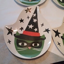 Load image into Gallery viewer, Hyde Eek! Halloween Figural Witch Kitty Melamine Dinner  Plates, set of 6
