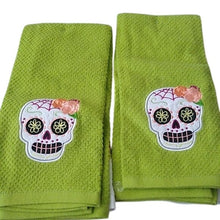 Load image into Gallery viewer, Kohl's Celebrate Together Halloween Cotton Towels Skulls, Set of 4
