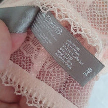 Load image into Gallery viewer, Daisy Fuentes Matching Bra Set, Peach, 34B/Small panty
